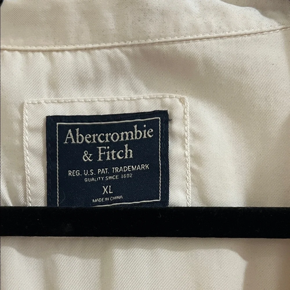 Abercrombie & Fitch Off-White Button-Up Shirt - Picture 2 of 8